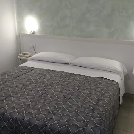 Costa Hotel 2*