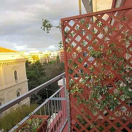 Costa מלון